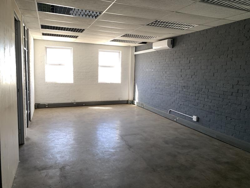 To Let commercial Property for Rent in Paarden Eiland Western Cape